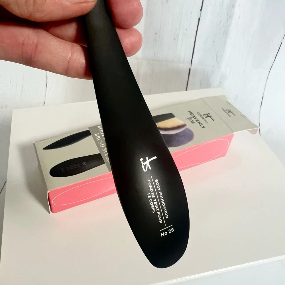 IT Cosmetics Heavenly Luxe Body Foundation Brush #28